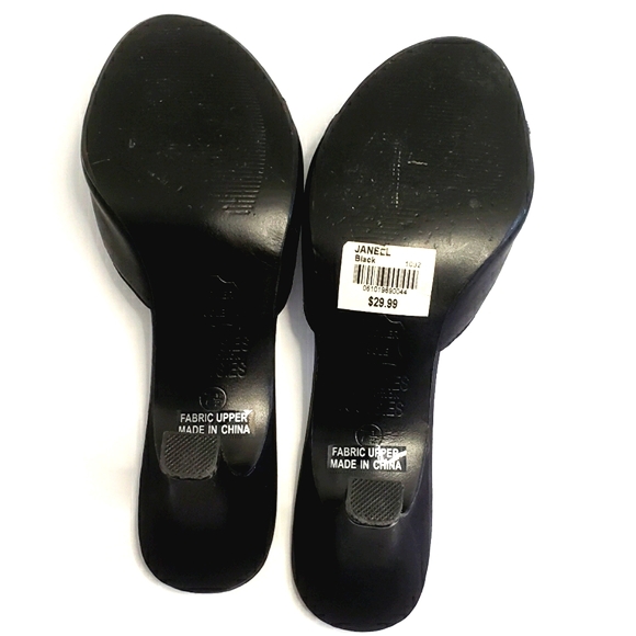 Mootsies Tootsies Black Slip on Heels. Jewel bow. Women's size 7.5 M - Picture 4 of 4